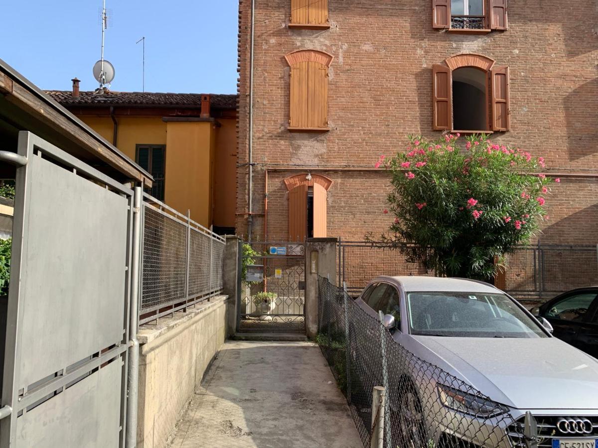 Casina Delle Rose Lägenhet Bologna Exteriör bild